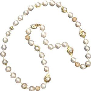 CLASSIC WHITE BAROQUE IN GOLD