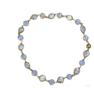 WHITE PEARL WITH MOOSTONE