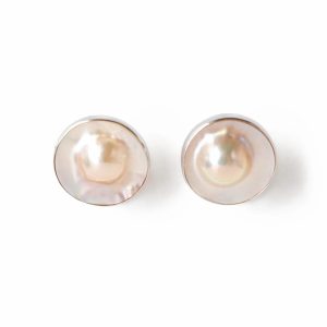 CLASSIC WHITE MABE PEARL TOPS