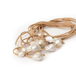 CAMEL SUEDE WITH PEARL DROP